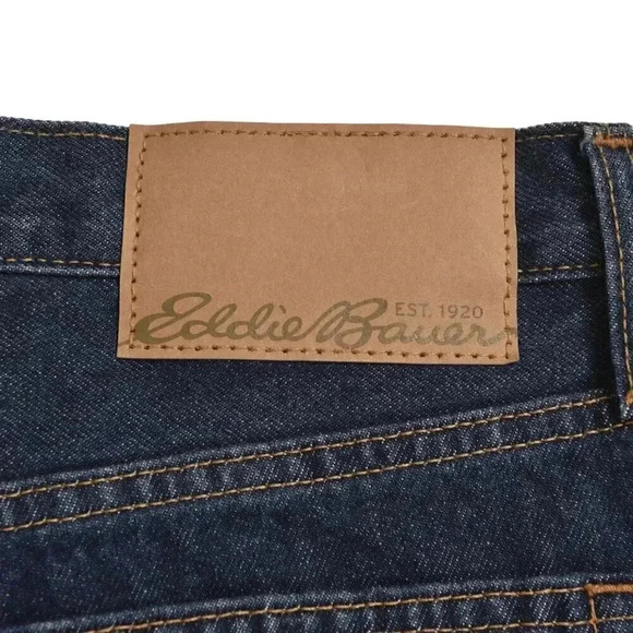 NWT Eddie Bauer Straight Fit Jeans Blue Denim  Dark Wash Size 30x32 - Picture 7 of 11